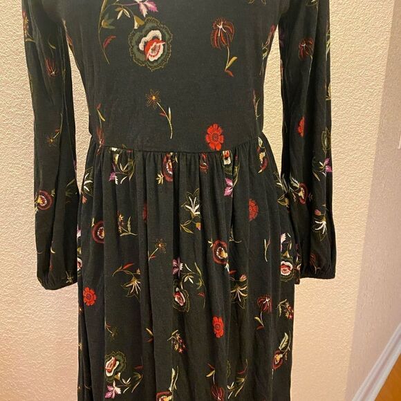 Old Navy Dress   - Picture 4 of 11